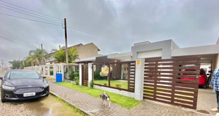 Casa com 4 Quartos à Venda, 200 m² em Centro - Xangri-lá