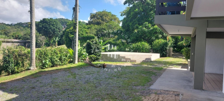 Imagem Imóvel com 1 Quarto à Venda, 66.000 m² em Sambaqui - Florianópolis Imagem Imóvel com 1 Quarto à Venda, 66.000 m² em Sambaqui - Florianópolis