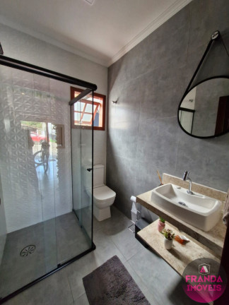 Imagem Casa com 2 Quartos à Venda, 117 m² em Centro - Ubatuba