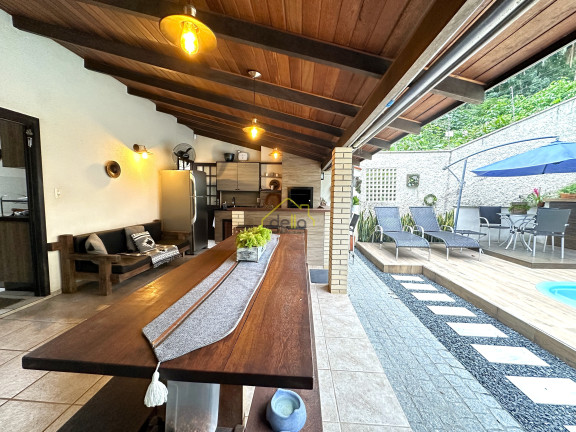 Imagem Casa com 3 Quartos à Venda, 132 m² em Santo Antônio - Joinville