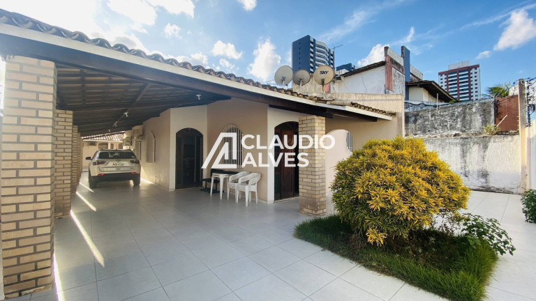 Imagem Casa com 4 Quartos à Venda, 200 m² em Santa Mônica - Feira De Santana Imagem Casa com 4 Quartos à Venda, 200 m² em Santa Mônica - Feira De Santana