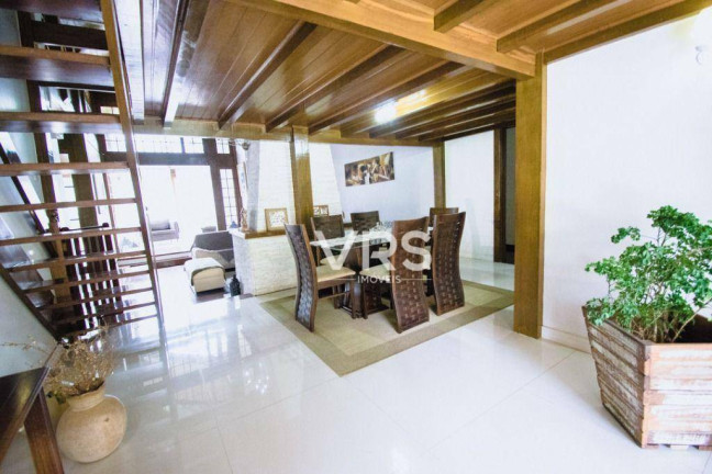 Imagem Casa com 4 Quartos à Venda, 232 m² em Carlos Guinle - Teresópolis Imagem Casa com 4 Quartos à Venda, 232 m² em Carlos Guinle - Teresópolis