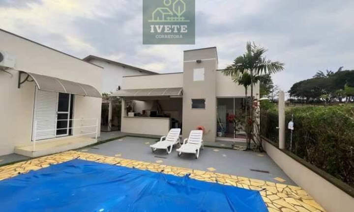 Imagem Casa com 2 Quartos à Venda, 127 m² Imagem Casa com 2 Quartos à Venda, 127 m²