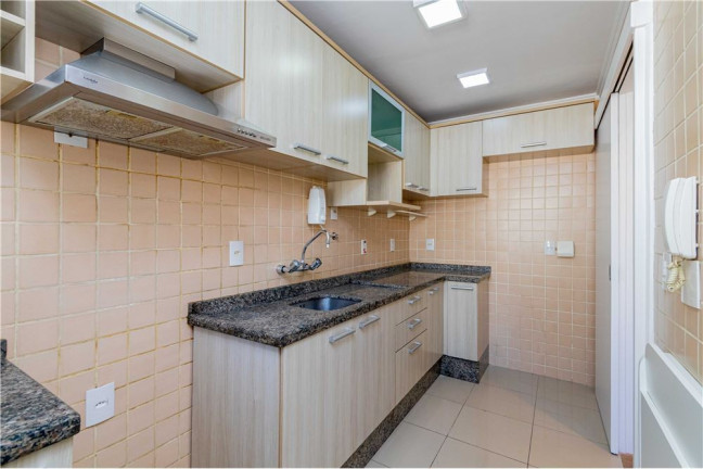 Imagem Imóvel com 2 Quartos à Venda, em Menino Deus - Porto Alegre Imagem Imóvel com 2 Quartos à Venda, em Menino Deus - Porto Alegre