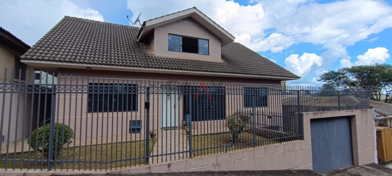 Imagem Casa com 3 Quartos à Venda, 390 m² em Centro - Gpva - Guarapuava Imagem Casa com 3 Quartos à Venda, 390 m² em Centro - Gpva - Guarapuava
