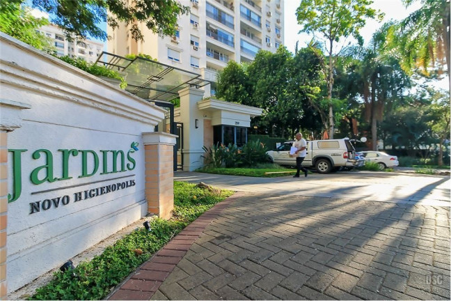 Imagem Apartamento com 2 Quartos à Venda, 82 m² em Passo Da Areia - Porto Alegre