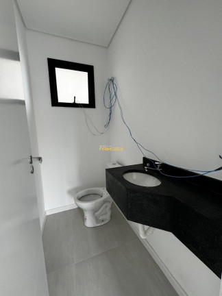 Imagem Sobrado com 3 Quartos à Venda, 274 m² em Atuba - Curitiba