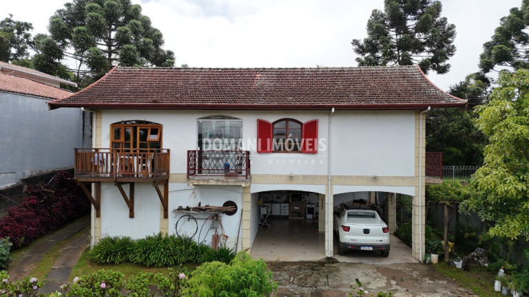 Casa com 4 Quartos à Venda, 248 m² em Região Da Abernéssia - Campos Do Jordão