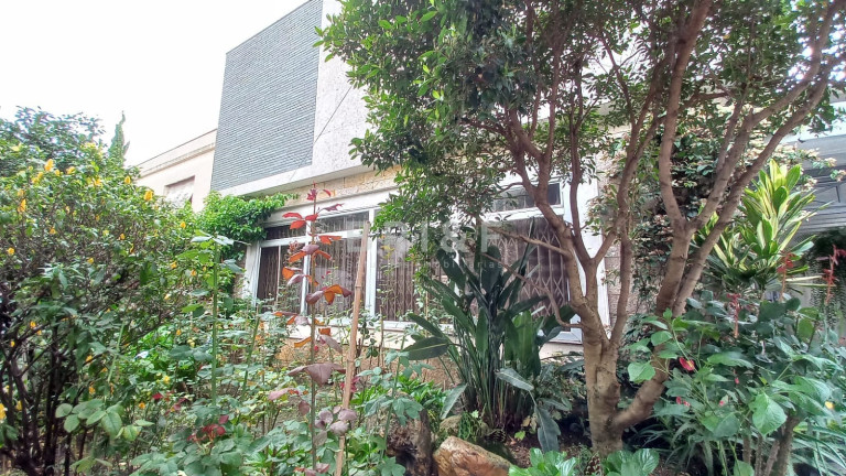 Sobrado com 6 Quartos à Venda, 344 m² em Planalto Paulista - São Paulo