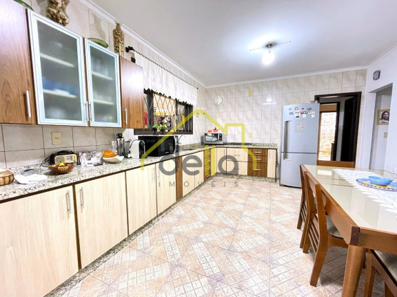 Imagem Casa com 4 Quartos à Venda, 255 m² em Boa Vista - Joinville Imagem Casa com 4 Quartos à Venda, 255 m² em Boa Vista - Joinville