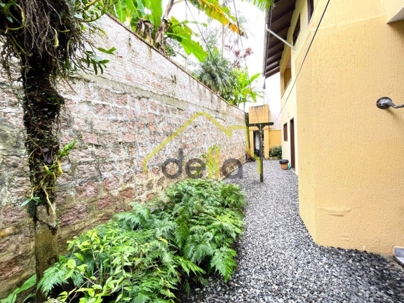 Imagem Casa com 4 Quartos à Venda, 255 m² em Boa Vista - Joinville Imagem Casa com 4 Quartos à Venda, 255 m² em Boa Vista - Joinville