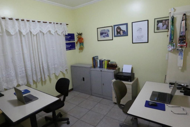 Imagem Casa com 4 Quartos à Venda, 290 m² em Sarandi - Porto Alegre Imagem Casa com 4 Quartos à Venda, 290 m² em Sarandi - Porto Alegre