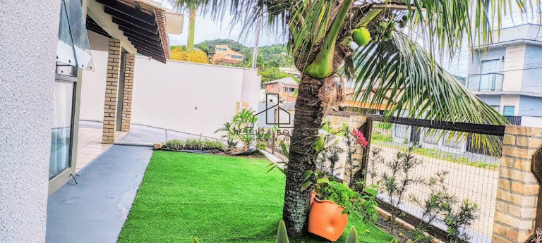 Imagem Casa com 2 Quartos à Venda,  em Armação - Penha