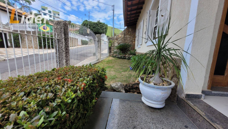 Imagem Casa com 3 Quartos à Venda, 281 m² em Bom Clima - Juiz De Fora