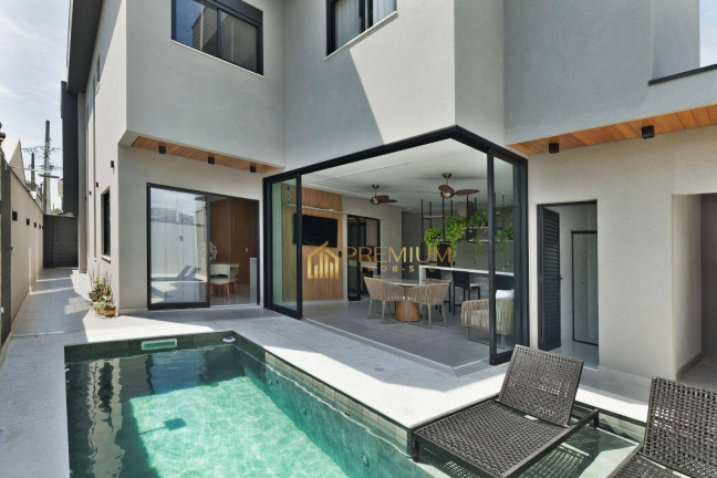 Sobrado com 4 Quartos à Venda, 270 m² em Urbanova - São José Dos Campos