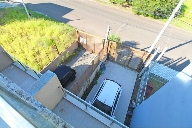 Imagem Casa com 3 Quartos à Venda, em Guarujá - Porto Alegre Imagem Casa com 3 Quartos à Venda, em Guarujá - Porto Alegre