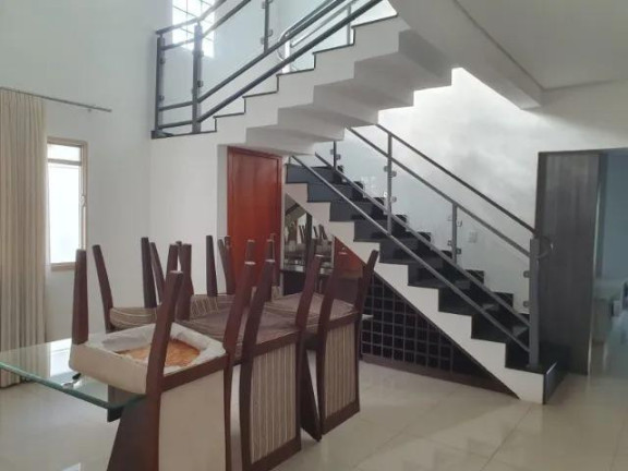 Imagem Casa com 4 Quartos à Venda, 300 m² em Jardim Imperial - Cuiabá Imagem Casa com 4 Quartos à Venda, 300 m² em Jardim Imperial - Cuiabá