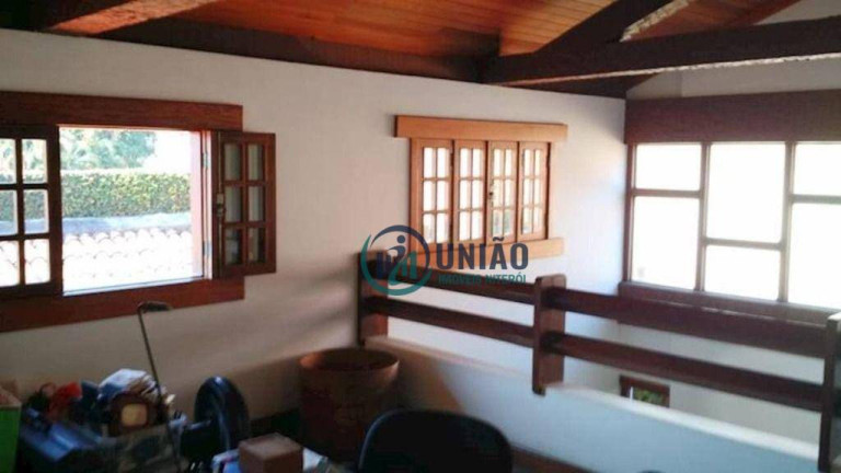 Imagem Casa com 4 Quartos à Venda, 300 m² em São Francisco - Niterói Imagem Casa com 4 Quartos à Venda, 300 m² em São Francisco - Niterói