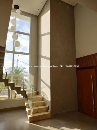 Casa com 5 Quartos à Venda,  em Village Moutonnée - Salto