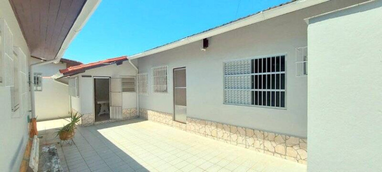 Imagem Casa com 4 Quartos à Venda, 300 m² em Stella Maris - Peruíbe Imagem Casa com 4 Quartos à Venda, 300 m² em Stella Maris - Peruíbe