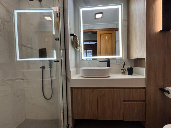 Imagem Apartamento com 4 Quartos à Venda, 253 m² em Petrópolis - Porto Alegre Imagem Apartamento com 4 Quartos à Venda, 253 m² em Petrópolis - Porto Alegre