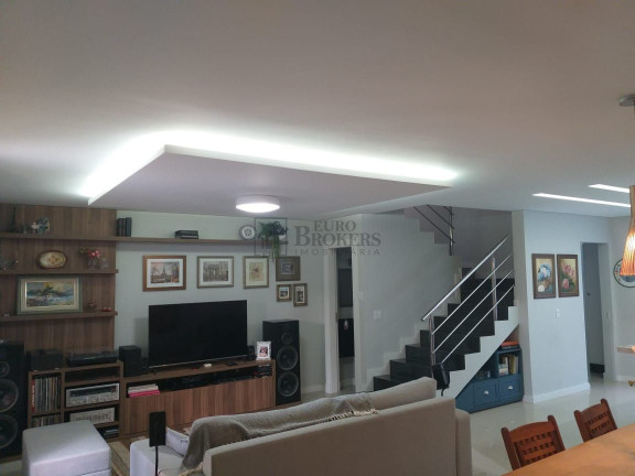 Imagem Sobrado com 3 Quartos à Venda, 215 m² em Centro - Balneário Camboriú