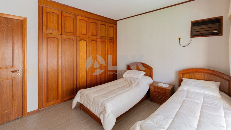 Imagem Apartamento com 3 Quartos à Venda, 315 m² em Petrópolis - Porto Alegre Imagem Apartamento com 3 Quartos à Venda, 315 m² em Petrópolis - Porto Alegre