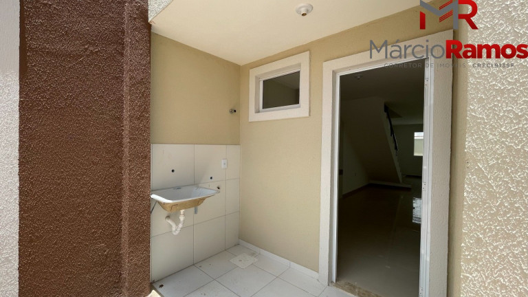 Imagem Casa com 4 Quartos à Venda, 127 m² em Centro - Eusébio Imagem Casa com 4 Quartos à Venda, 127 m² em Centro - Eusébio