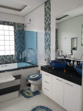Imagem Imóvel com 3 Quartos à Venda, 288 m² em Sarandi - Porto Alegre Imagem Imóvel com 3 Quartos à Venda, 288 m² em Sarandi - Porto Alegre
