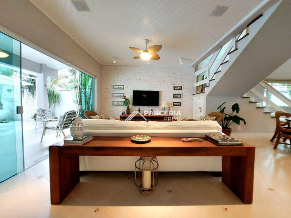 Imagem Casa com 5 Quartos à Venda, 297 m² em Riviera Módulo 20 - Bertioga Imagem Casa com 5 Quartos à Venda, 297 m² em Riviera Módulo 20 - Bertioga