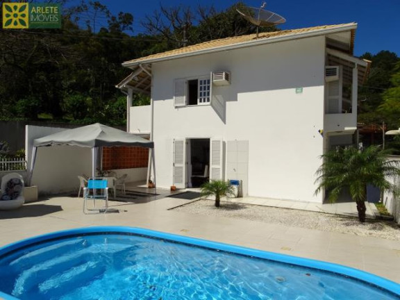 Imagem Casa com 3 Quartos à Venda, 150 m² em Centro - Porto Belo