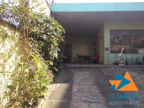 Casa com 5 Quartos à Venda, 220 m² em Barroca - Belo Horizonte