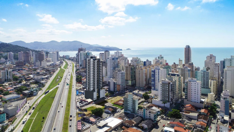 Sala Comercial à Venda, 1.000 m² em Meia Praia - Itapema