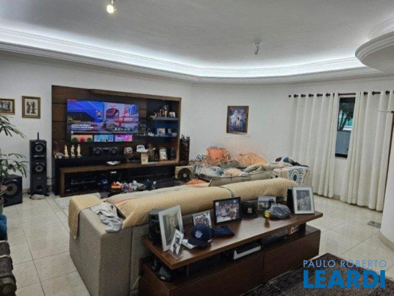 Imagem Sobrado com 4 Quartos à Venda, 389 m² em Vila Bastos - Santo André Imagem Sobrado com 4 Quartos à Venda, 389 m² em Vila Bastos - Santo André