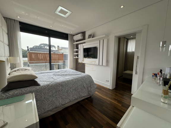 Imagem Sobrado com 3 Quartos à Venda, 284 m² em Uberaba - Curitiba Imagem Sobrado com 3 Quartos à Venda, 284 m² em Uberaba - Curitiba