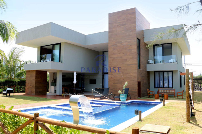 Imagem Casa com 8 Quartos à Venda, 362 m² em Guarajuba - Camaçari Imagem Casa com 8 Quartos à Venda, 362 m² em Guarajuba - Camaçari