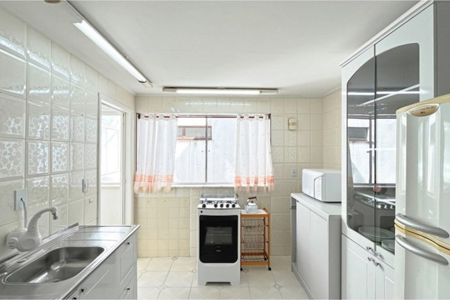 Imagem Imóvel com 1 Quarto à Venda, 61 m² em Cristal - Porto Alegre Imagem Imóvel com 1 Quarto à Venda, 61 m² em Cristal - Porto Alegre