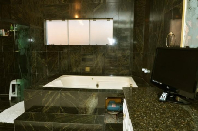 Imagem Sobrado com 4 Quartos à Venda, 730 m² em Interlagos - São Paulo Imagem Sobrado com 4 Quartos à Venda, 730 m² em Interlagos - São Paulo