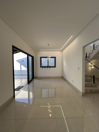 Imagem Casa com 4 Quartos à Venda, 290 m² em Setor Garavelo - Goiânia Imagem Casa com 4 Quartos à Venda, 290 m² em Setor Garavelo - Goiânia