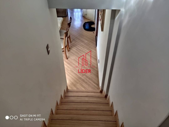 Imagem Casa com 4 Quartos à Venda, 320 m² em Curitiba Imagem Casa com 4 Quartos à Venda, 320 m² em Curitiba
