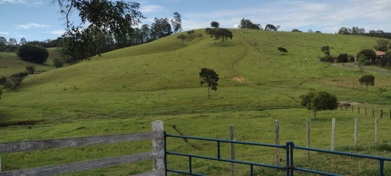 Imagem Chácara com 1 Quarto à Venda, 100 m² em Cachoeira Grande - Lagoinha Imagem Chácara com 1 Quarto à Venda, 100 m² em Cachoeira Grande - Lagoinha