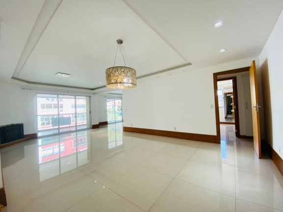 Imagem Imóvel com 3 Quartos à Venda, 180 m² em Várzea - Teresópolis Imagem Imóvel com 3 Quartos à Venda, 180 m² em Várzea - Teresópolis