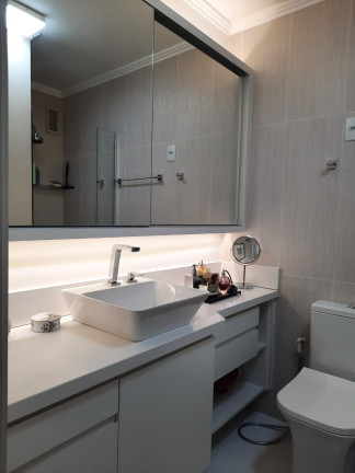 Imagem Imóvel com 2 Quartos à Venda, em Moinhos De Vento - Porto Alegre Imagem Imóvel com 2 Quartos à Venda, em Moinhos De Vento - Porto Alegre