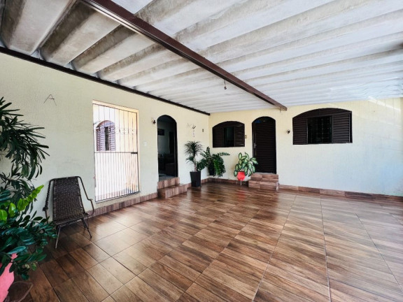 Imagem Casa com 3 Quartos à Venda, 300 m² em Setor Centro Oeste - Goiânia Imagem Casa com 3 Quartos à Venda, 300 m² em Setor Centro Oeste - Goiânia