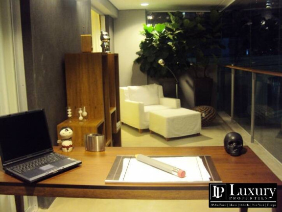 Imagem Apartamento à Venda, em Vila Nova Conceição - São Paulo Imagem Apartamento à Venda, em Vila Nova Conceição - São Paulo