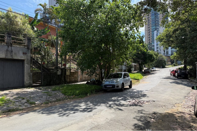 Imagem Terreno à Venda, 532 m² em Petrópolis - Porto Alegre