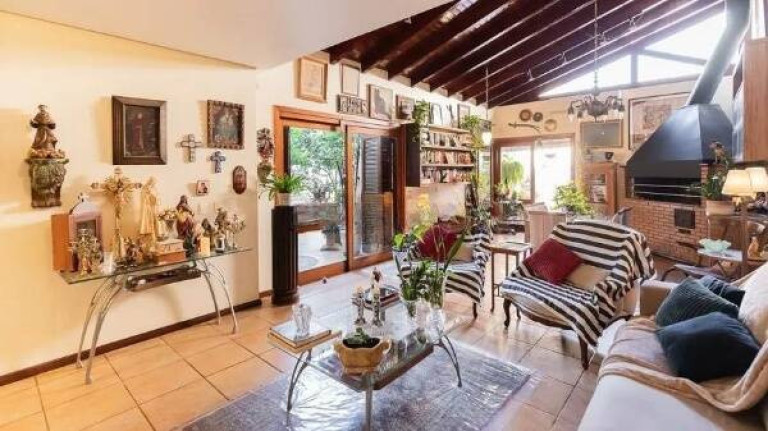 Imagem Casa com 4 Quartos à Venda, 233 m² em Chácara Das Pedras - Porto Alegre