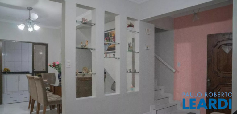 Imagem Sobrado com 4 Quartos à Venda, 246 m² em Jardim Stella - Santo André Imagem Sobrado com 4 Quartos à Venda, 246 m² em Jardim Stella - Santo André