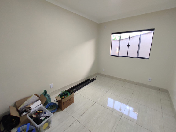 Imagem Imóvel com 
            	3             Quartos à Venda, 111 m² em 
            	Jardim Maria Ines             - 
            	Aparecida De Goiania            