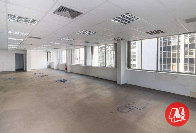 Sala Comercial à Venda ou Locação, 790 m² em Centro - Porto Alegre